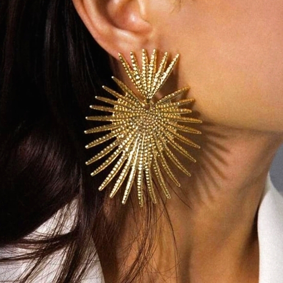 Anthropologie Jewelry - Throne gold starburst heart shaped fan earrings; nwot